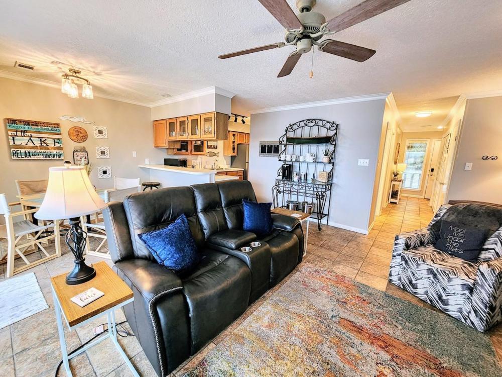 Apartment with Lake View interior